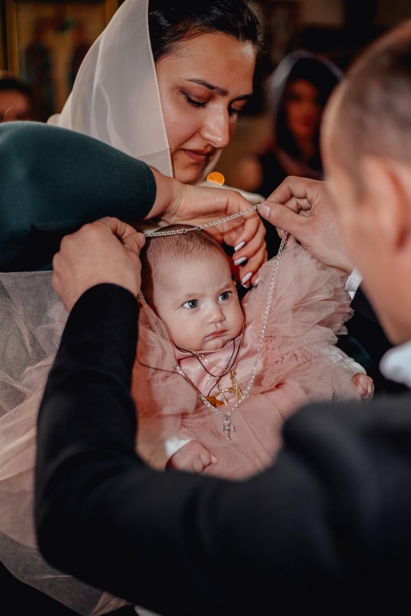 Choisir la médaille de baptême chrétienne idéale pour votre enfant
